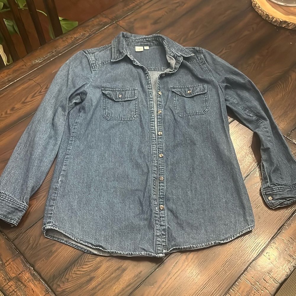 💙 BP Denim Chambray Button Down Size Small